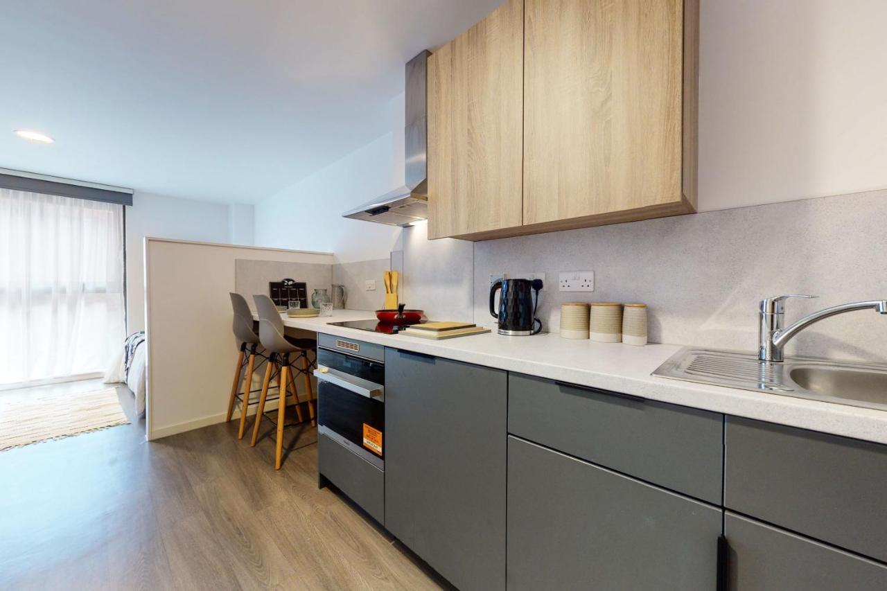 Private Bedrooms With Shared Kitchen, Studios And Apartments At Canvas Glasgow Near The City Centre For Students Only מראה חיצוני תמונה